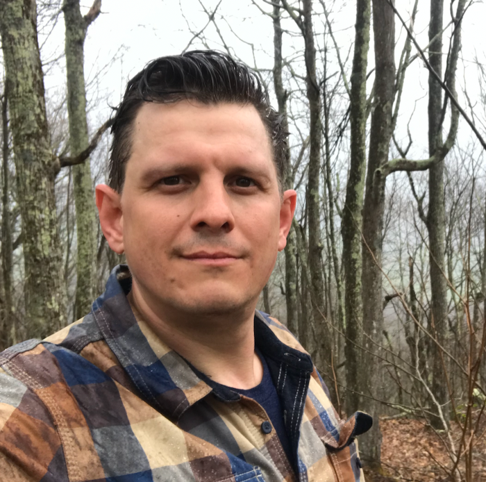 Hi, I’m Sean. I’m passionate about teaching people how to use herbal medicine safely and effectively for themselves and their families.